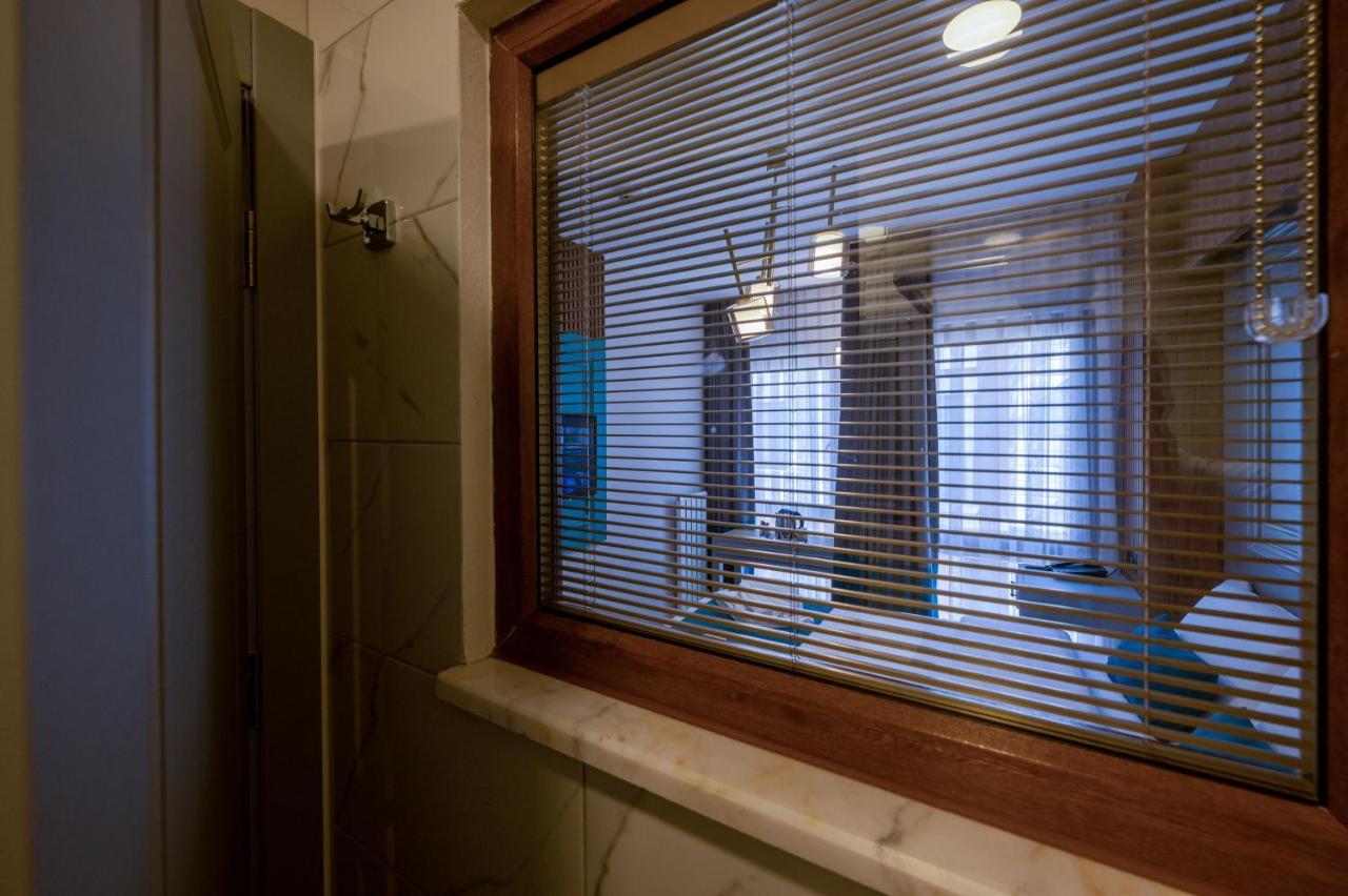 Lynda Hotel Istanbul Bagian luar foto