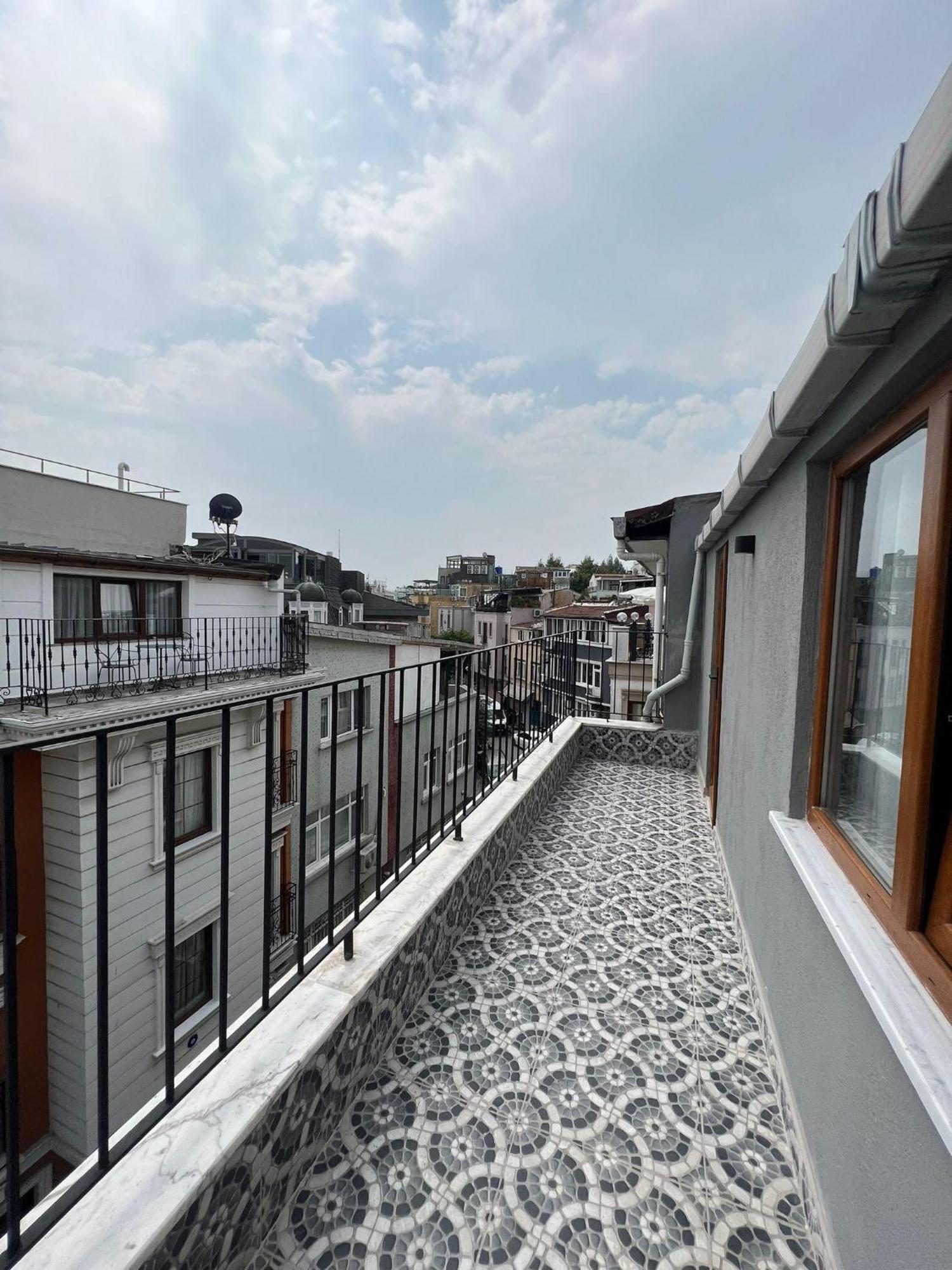 Lynda Hotel Istanbul Bagian luar foto